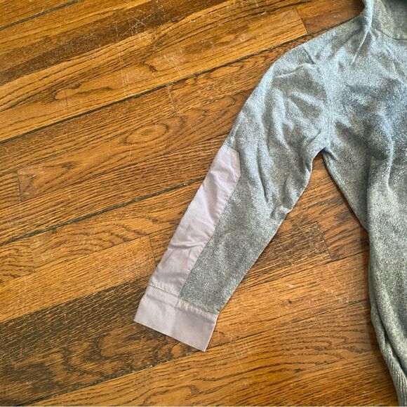 Stella McCartney kids Gray Wolf Graphic Hoodie size 10 - Picture 5 of 10